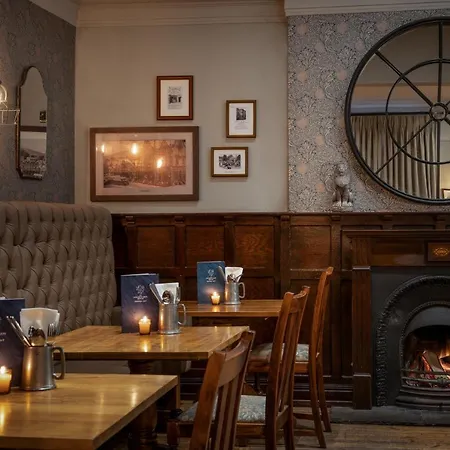 The Golden Lion At Settle Отель 4*
