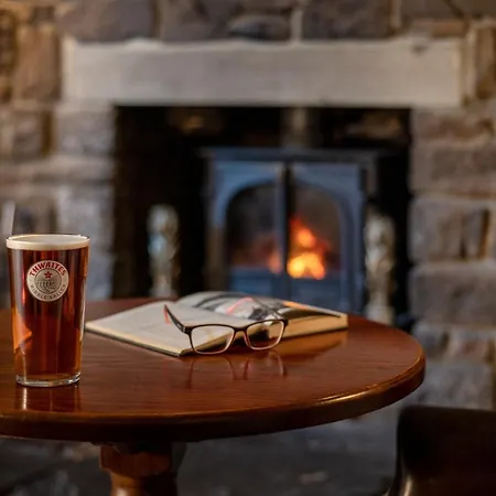 The Golden Lion At Settle Отель Сеттл
