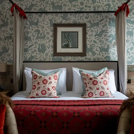 The Golden Lion At Settle Отель 4*