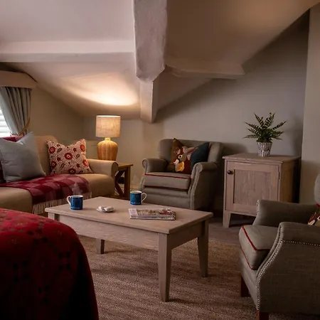 The Golden Lion At Settle 4* Сеттл