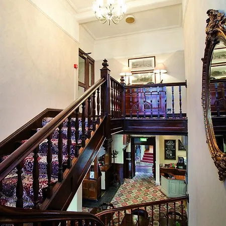 The Golden Lion At Settle Отель Сеттл