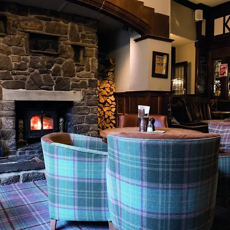 Отель The Golden Lion At Settle Сеттл