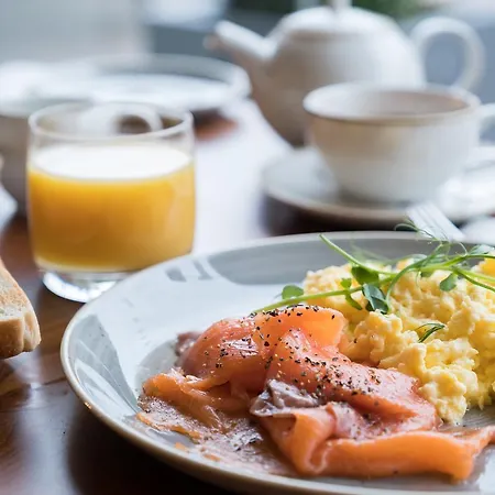 The Golden Lion At Settle Отель 4*