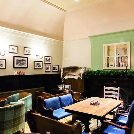 The Golden Lion At Settle Отель 4*