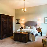 Otel The Golden Lion At