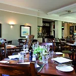 Otel The Golden Lion At 4*