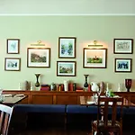 The Golden Lion At 4* Settle