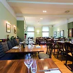 The Golden Lion At Otel 4*