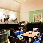 The Golden Lion At Otel 4*