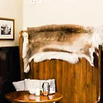 The Golden Lion At 4*
