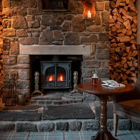 The Golden Lion At Hotell Settle