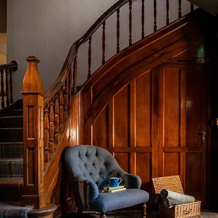 The Golden Lion At Settle Hotel