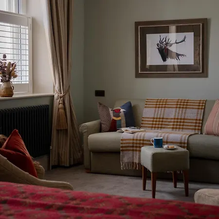 Hotel The Golden Lion At 4*