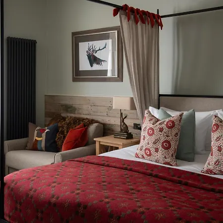 The Golden Lion At Hotel Settle