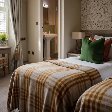 The Golden Lion At Hotel