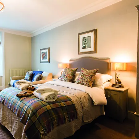 The Golden Lion At Otel 4*