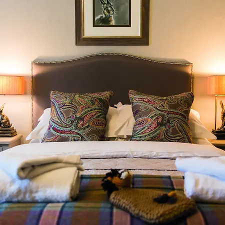 The Golden Lion At Hotel 4*