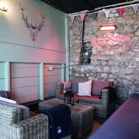 The Golden Lion At Otel 4*