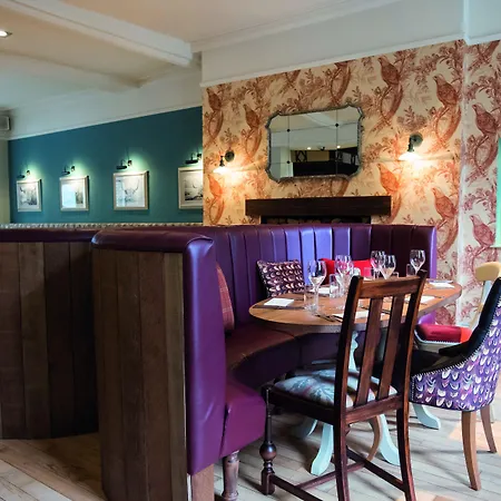 The Golden Lion At Settle Hotel 4*
