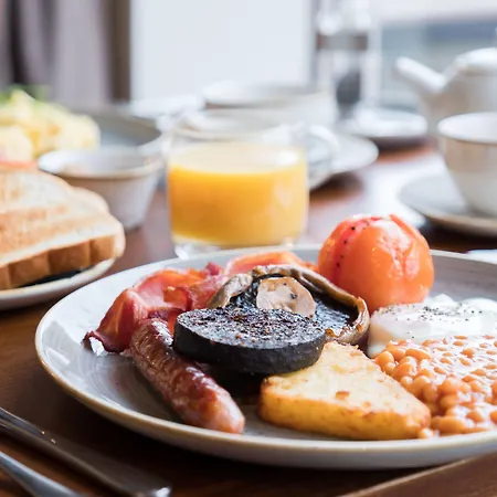 The Golden Lion At 4* Settle