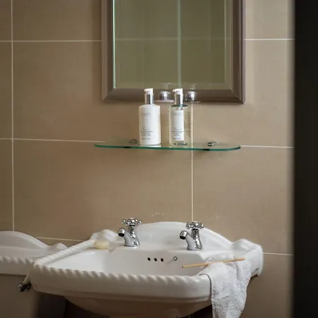 Hotel The Golden Lion At Settle