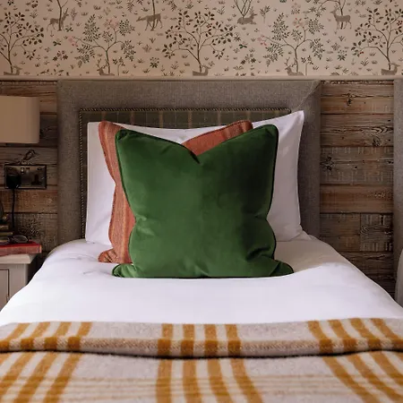 Hotel The Golden Lion At Settle 4*