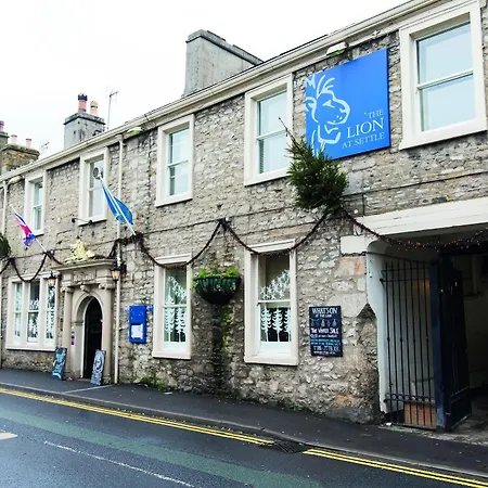 Hotel The Golden Lion At 4*