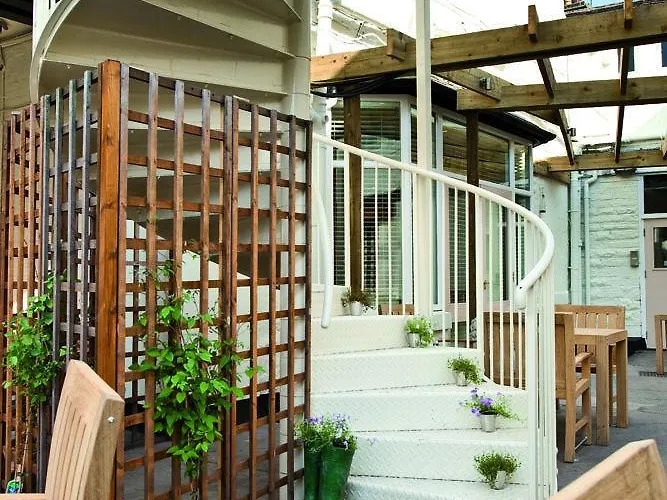 The Golden Lion At Settle 4*