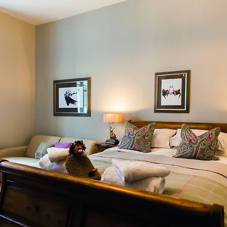 The Golden Lion At 4* Settle