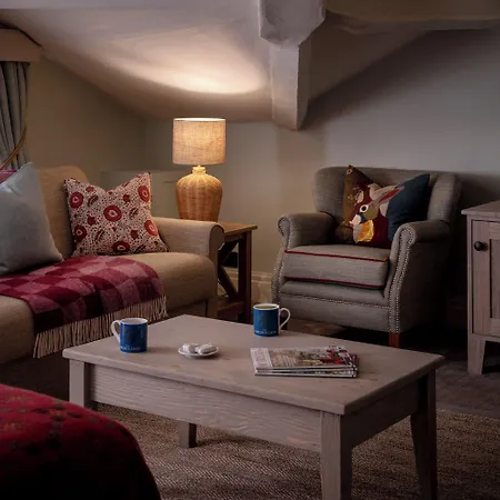 The Golden Lion At 4* Settle