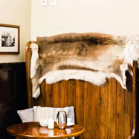 The Golden Lion At 4*